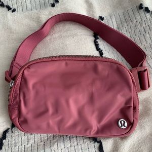 LULULEMON Everywhere Belt Bag 1L